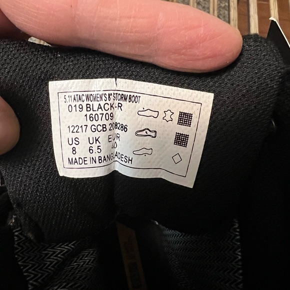 Brand New Never Worn 511 Boots - Picture 10 of 12